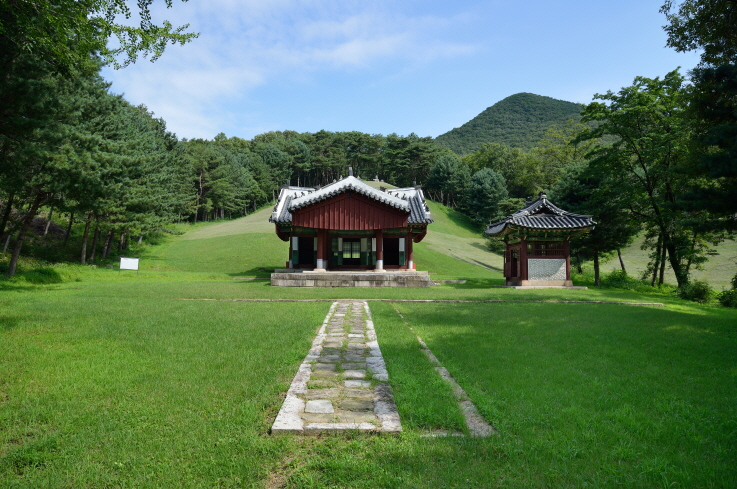 순강원 전경